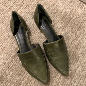 10 Crosby Derek Lam, Green Flats, size 6